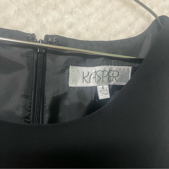 Womens Kasper Sleeveless Seamed Waist Sheath Dress Black Crew Neck Size 4 NWT - Picture 8 of 11